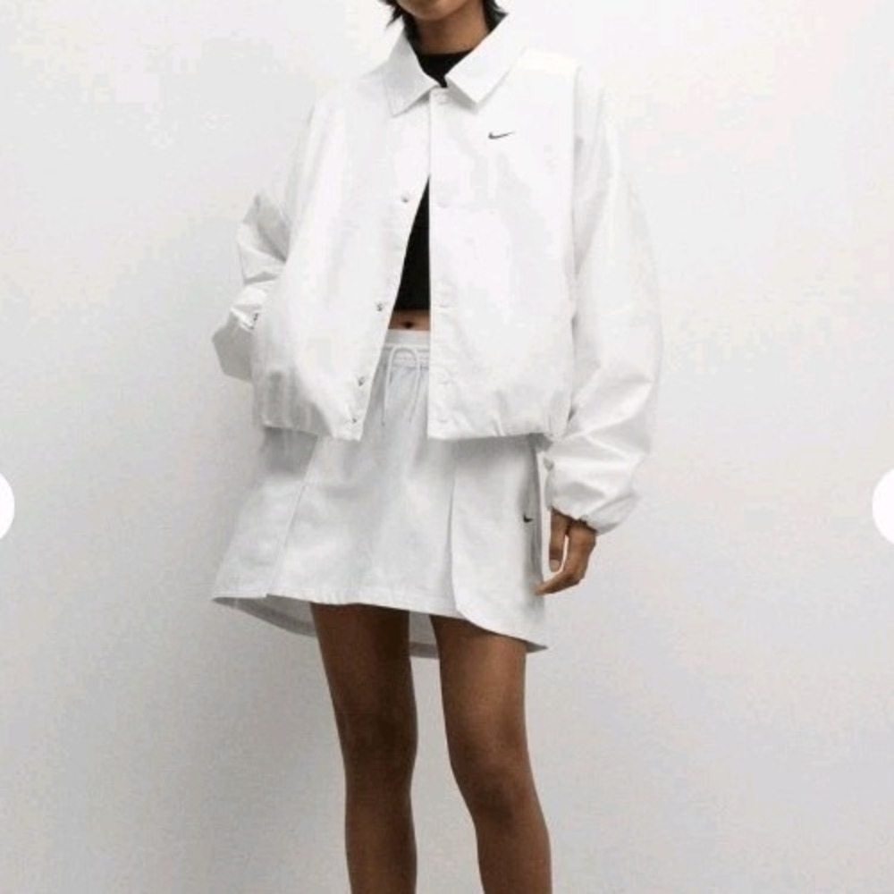 Nike Women's NSW Oversized Woven Summit White Jacket Size M NWT $120